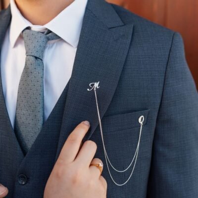 Initial tie pin